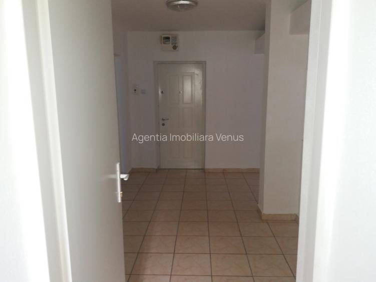 Apartament 3 camere la parter zona Est Clinic - 4