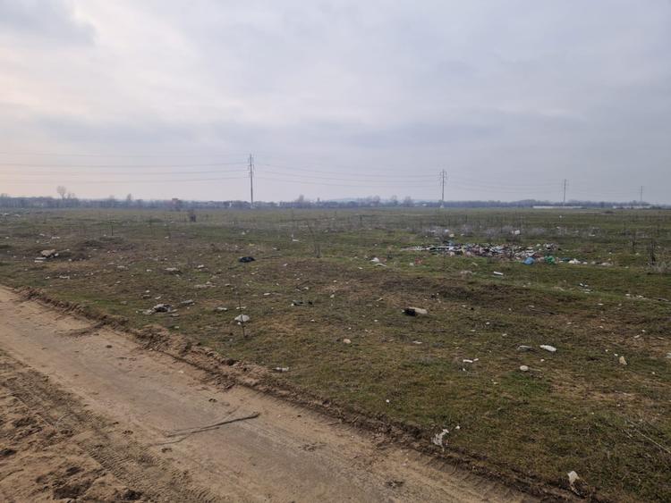 Teren extravilan parcelat, suprafață 726 mp, Cernele
