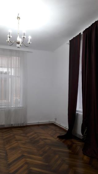 Dorobanti, ASE, parter in vila, intrare separata, decomandat, parcare, birouri