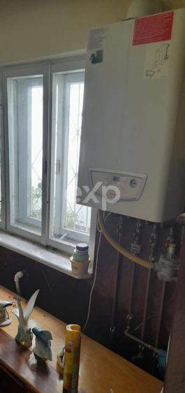 De vânzare casă , 4 camere, 2 bai, 2 bucătarii, zona Viile Noi, Constanta