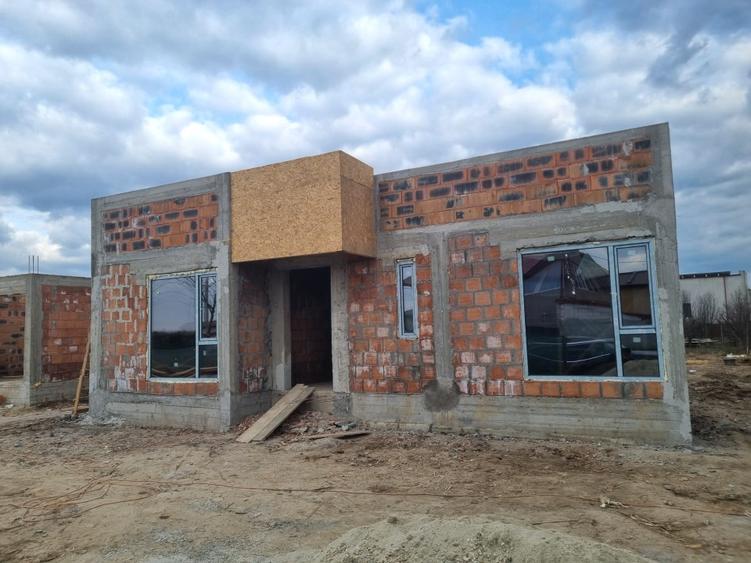 Casă modernă la ROȘU, parter – Domnești, 500 mp teren.
