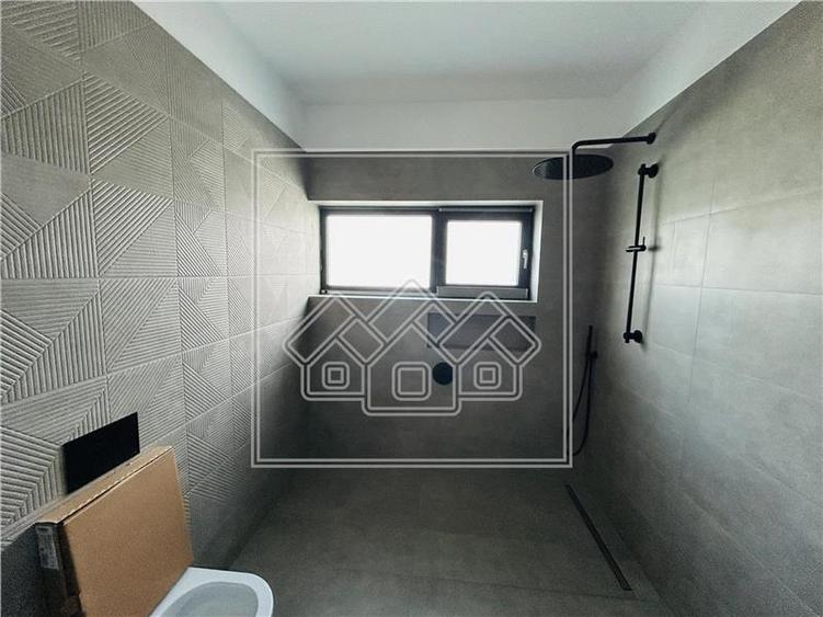 Casa 4 camere, 145 mp utili, panouri solare si pompa de caldura