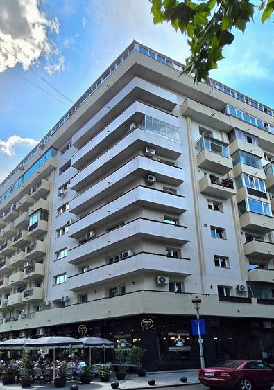 Vanzare ap. 4 cam. et.4/8, bloc 1980, metrou Universitate