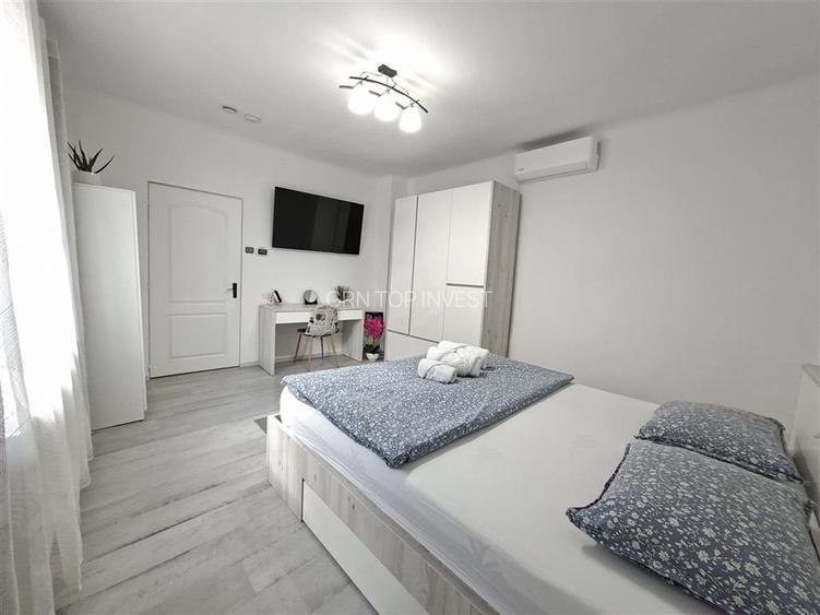 Studio curte proprie 150 mp la casa zona Centrala