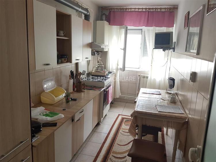 3 camere, decomandat, SEMIMOBILAT, 68 mp, GARII - 7