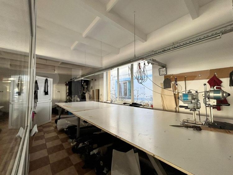 Cladire comerciala / hala industriala zona Closca cu chirias !