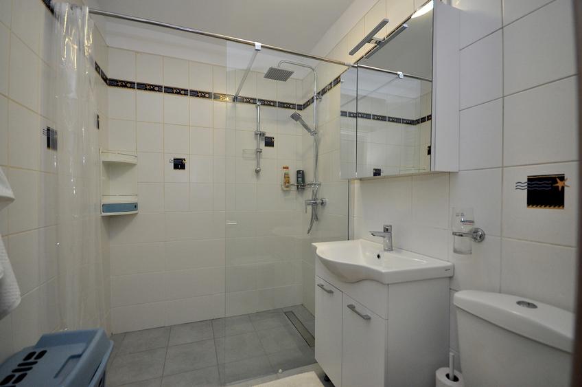 13 Septembrie Panduri apartament 2 camere decomandat, etaj 1,  renovat recent