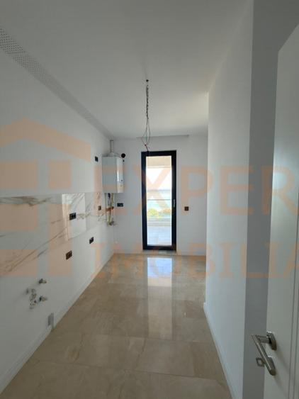 EXCLUSIVITATE Apartament PREMIUM CU VEDERE FRONTALĂ LA MARE – FALEZA NORD