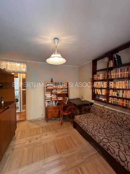 Apartament 4 camere de vânzare în Poarta 6, etaj intermediar - 9