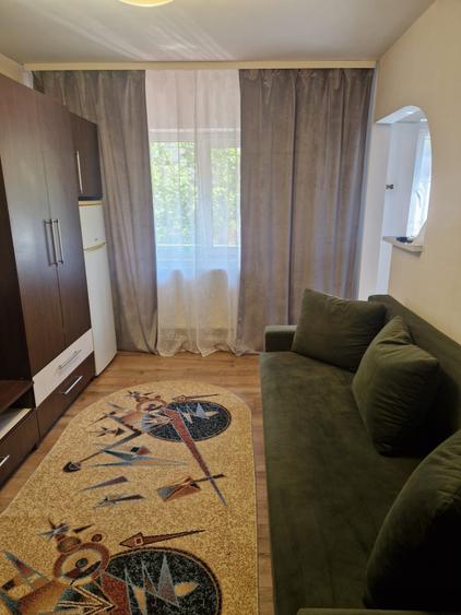 DE INCHIRIAT Apartament 1 camera, etaj 2 - zona Calea Buziasului