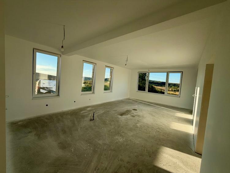 Casă nouă 3 dormitoare , 2 Băi  | View superb