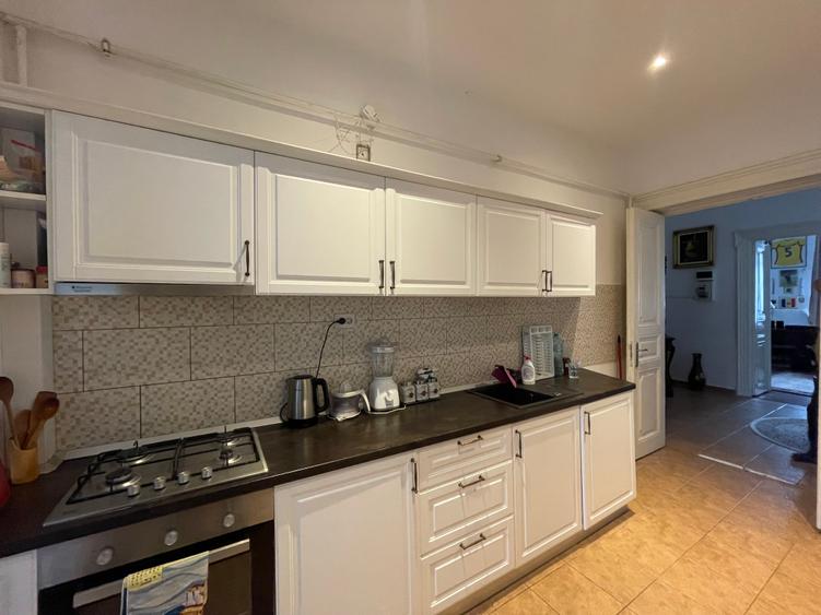 Apartament spectaculos de 4 camere într-o vilă cu farmec istoric calea Victoriei