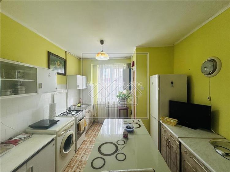 Ap decomandat, 3 camere, balcon, pivnita - N. Iorga - 2