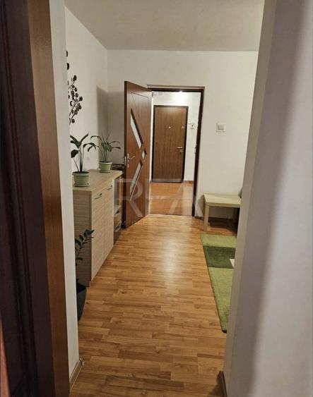 3 camere, et 2/8, 70 mp, bloc 1981-Gorjului