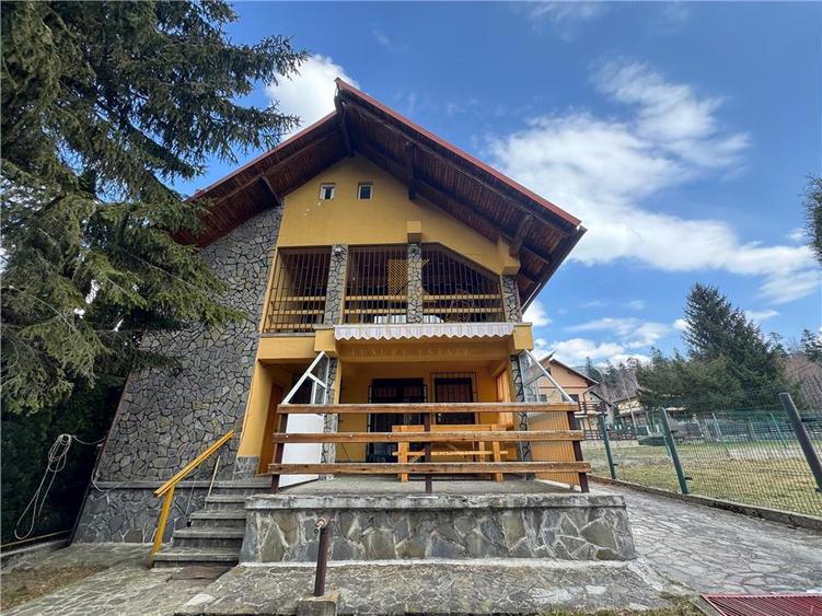 Refugiu de vis in Busteni – casa cocheta cu teren generos si priveliste spectacu
