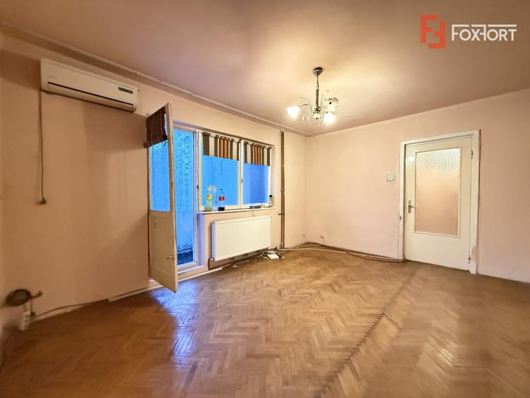 Apartament cu 2 camere de vanzare la etajul 1, zona Cetatii