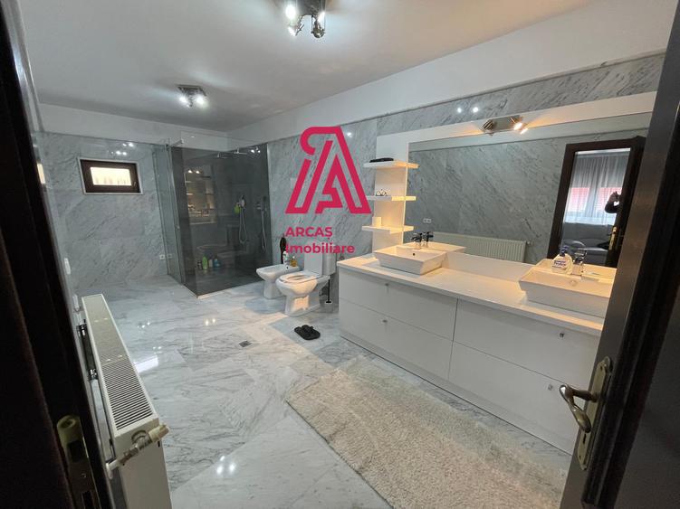 Vila de lux de vanzare in Sibiu- Sura Mare- Ana Residence !