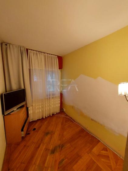 3 camere Vitan decomandat, an 1981, metrou, 62 mp, anvelopat