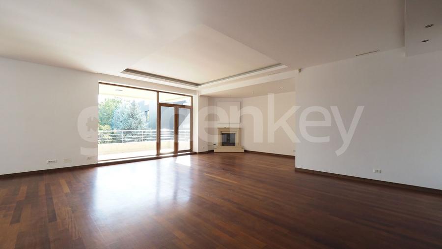 Apartament generos cu 4 camere | 32mp terase | 2 garaje