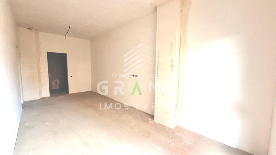 Oportunitate ! Apartament 4 Camere | Semifinisat | Logie 10 MP | Floresti - 14