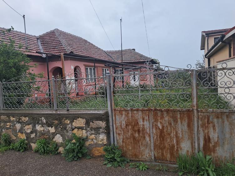 Teren cu casa demolabila - Centru/Palazu Mare - 220.000 euro (Cod E2+E7)
