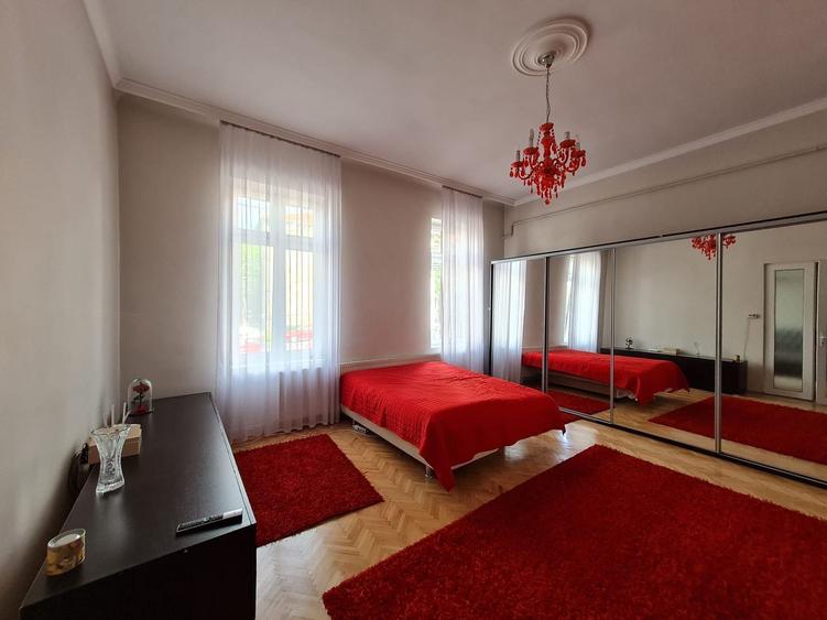 Spațiu pretabil birouri,after school,comercial,etc.