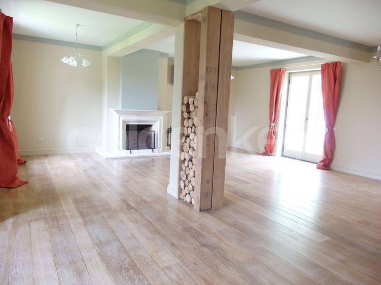 Vila speciala cu gradina superba de 1000mp