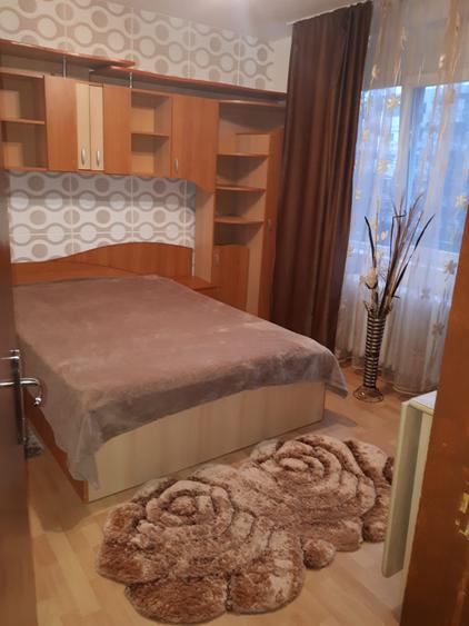 Apartament 2 camere, etaj 1/4, zona Podu Ros