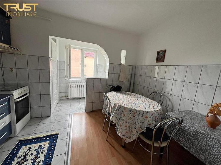 Ap 2 camere decomandat, zona centrala