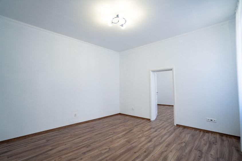 Apartament cu 2 camere, casă la curte comună – Central, Oradea