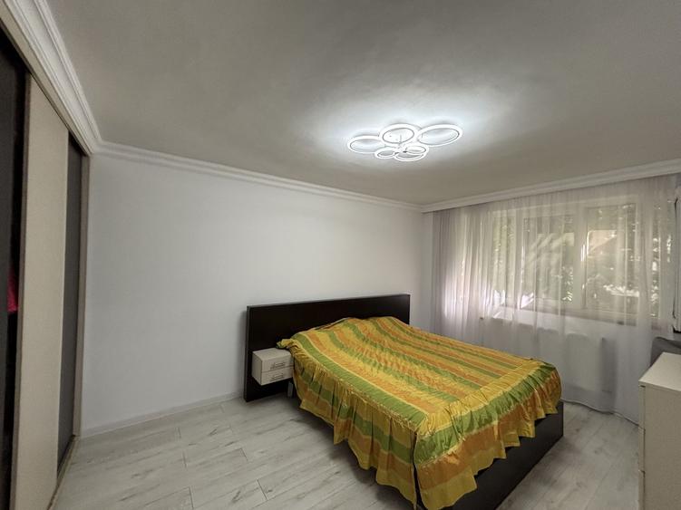 Apartament 3 camere Ozana – etaj 1, parcare inclusă, acceptă animale
