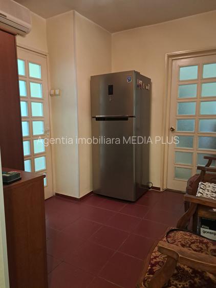 Apartament cu 3 camere de vânzare – Micro 19, Strada Brăilei