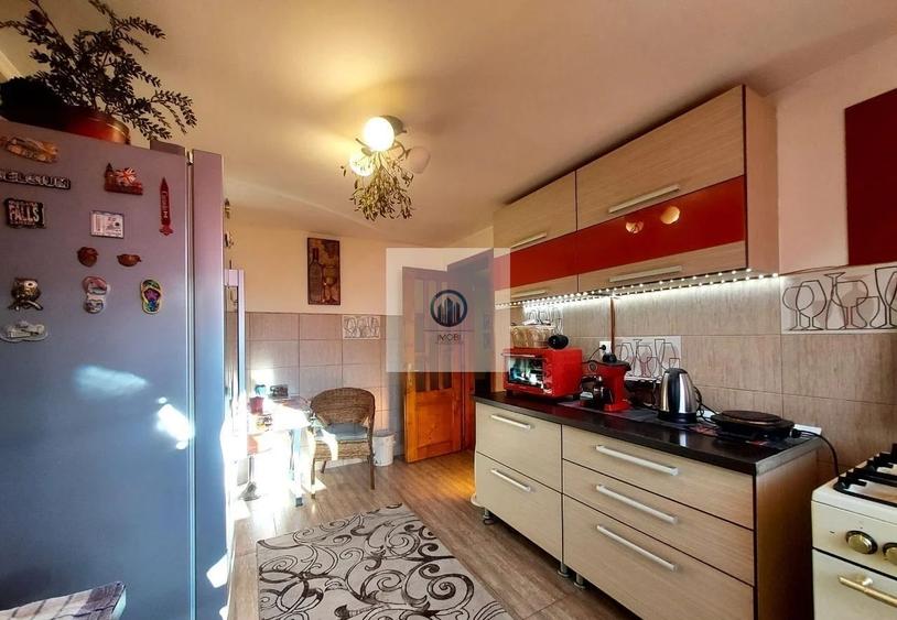 Vila Impresionanta în Deva–Construcție Solida 3 garaje inclus elevator