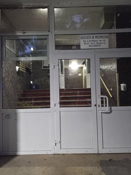 GARSONIERĂ DE ÎNCHIRIAT | TINERETULUI | 31 MP | RENOVATĂ AC05
