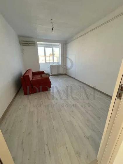 CENTRAL - 2 Camere - Centrala proprie - Etaj intermediar - LIFT - Fatata renovat