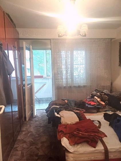 Apartament 4 camere 85 mp utili etaj 1 si pivnita in zona Vasile Aron