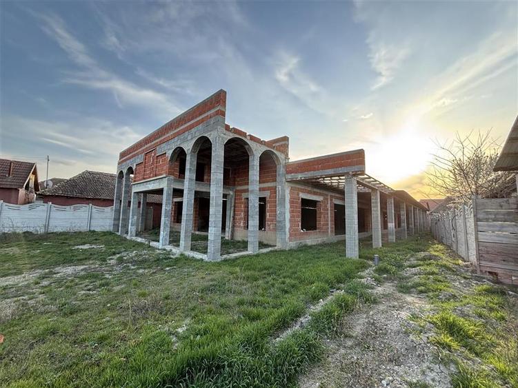 SPATIU COMERCIAL 752 MP | BATAR | TEREN 1.474 MP | BIHOR