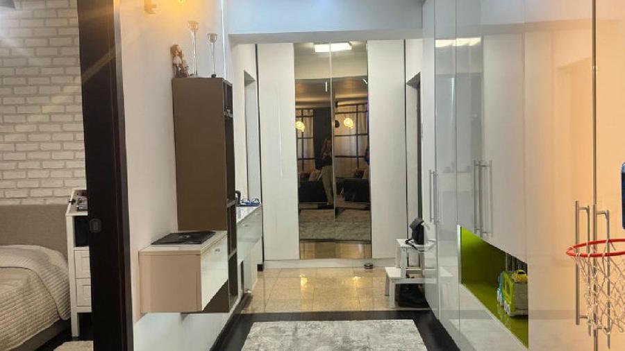 Apartament 3 camere-100 mp Zona Doi Cocosi Sector 1