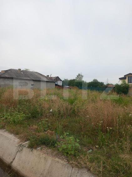 Teren intravilan 670mp, Priseaca