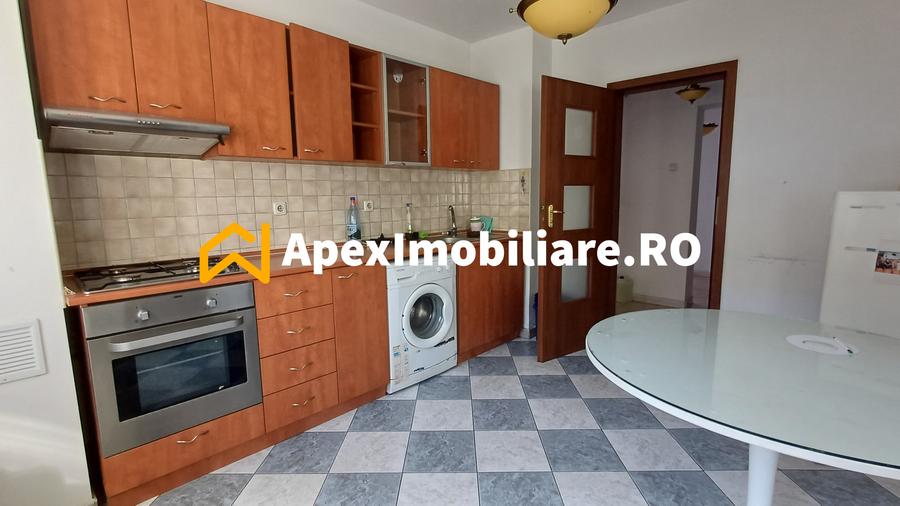 Apartament 4 camere de vanzare Unirii Parcare Privata / Garaj