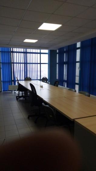 Proprietar, vand showroom, birouri, depozit S=831 mp teren 2.455 mp str. Bobalna