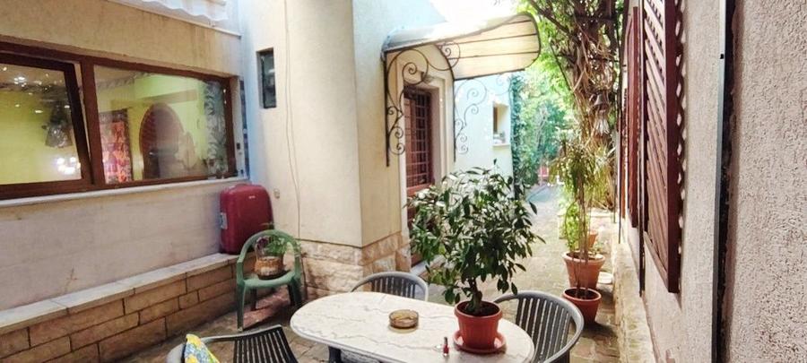 Apartament rustic, deosebit de 98 mp,  cu gradina, in Andrei Muresanu