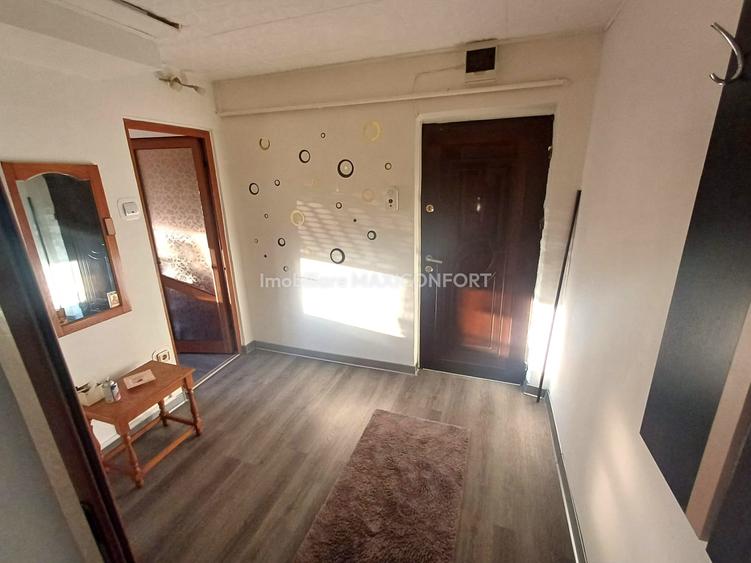 OFERTĂ! Apartament 2 camere Zona Școlilor – mobilat, etaj 3