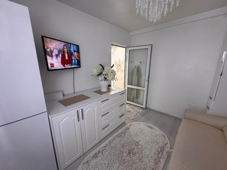 Apartament cu 2 camere decomandat – Mobilat și utilat complet