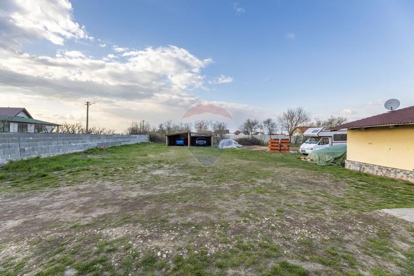 CASĂ CU 3 CAMERE + CASĂ LA ROȘU | TEREN 2056 MP | IRATOȘU