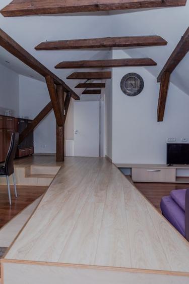 Ultracentral, apartament superb la mansarda cu terasa proprie, 0 % comision
