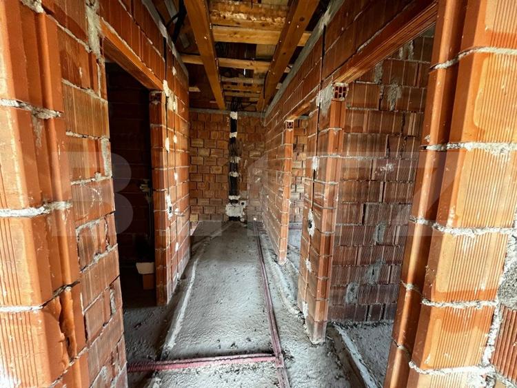 Casă semifinisată, 6 camere la 5 Km de Beclean