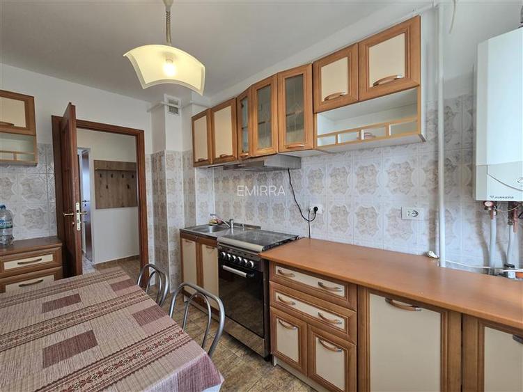 Inchiriere apartament spatios cu 3 camere decomandate. Zona Republicii, Bacau