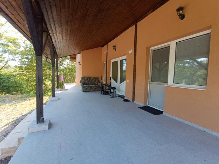 Casa / Proprietate deosebită cu 8142 MP teren | Oarda |