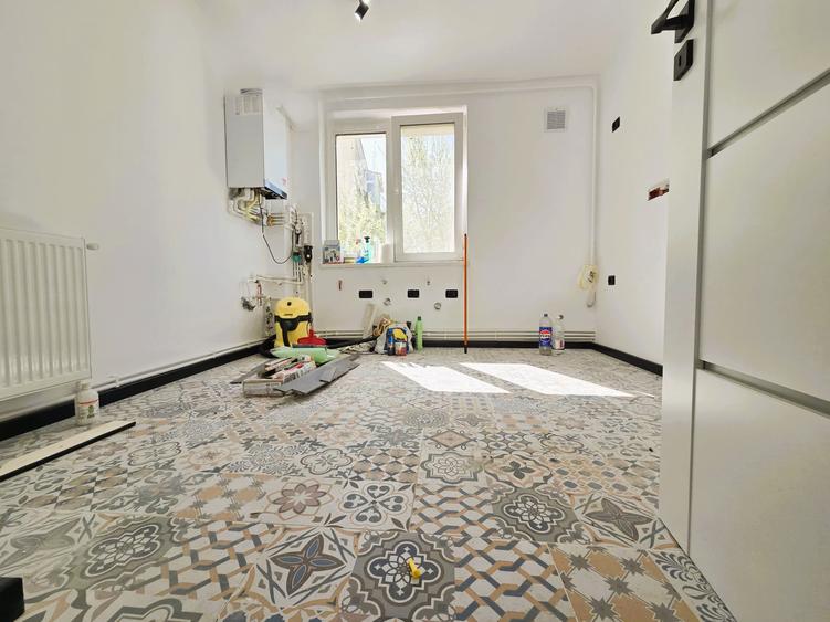 Apartament 3 camere str UNIRII